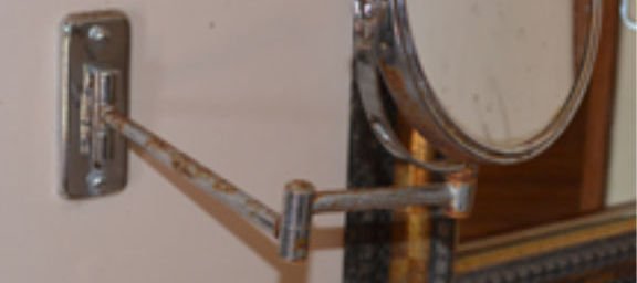 Magnifying Mirror Mistakes You'll Want To Avoid - The Magnifying Mirror Store